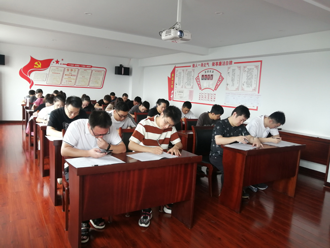 以考促學(xué)、以學(xué)促廉