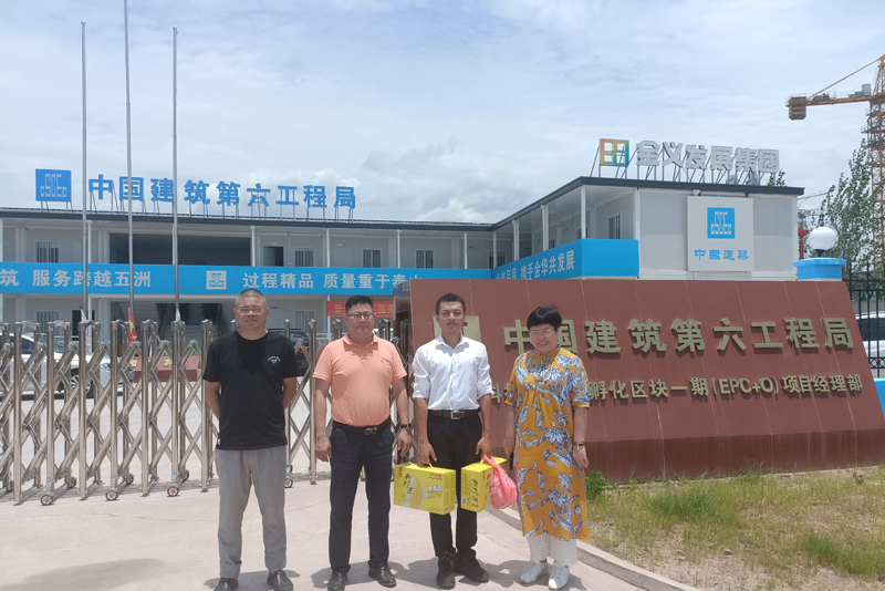 炎炎夏日送清涼，滴滴關(guān)懷沁人心